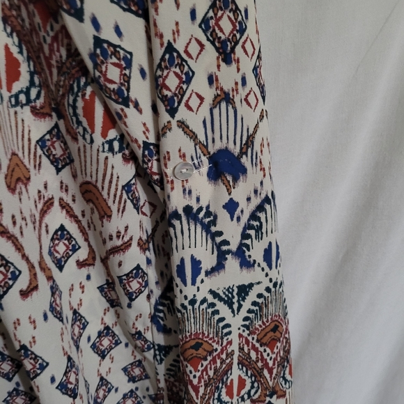 About A Girl Boho Aztec Print Tab Sleeve Top - Picture 5 of 9